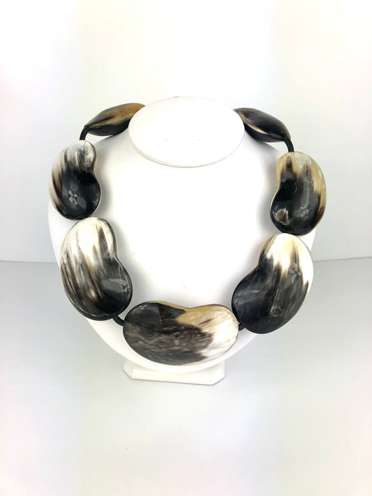 Chunky Bean Shape Cow Horn Necklace