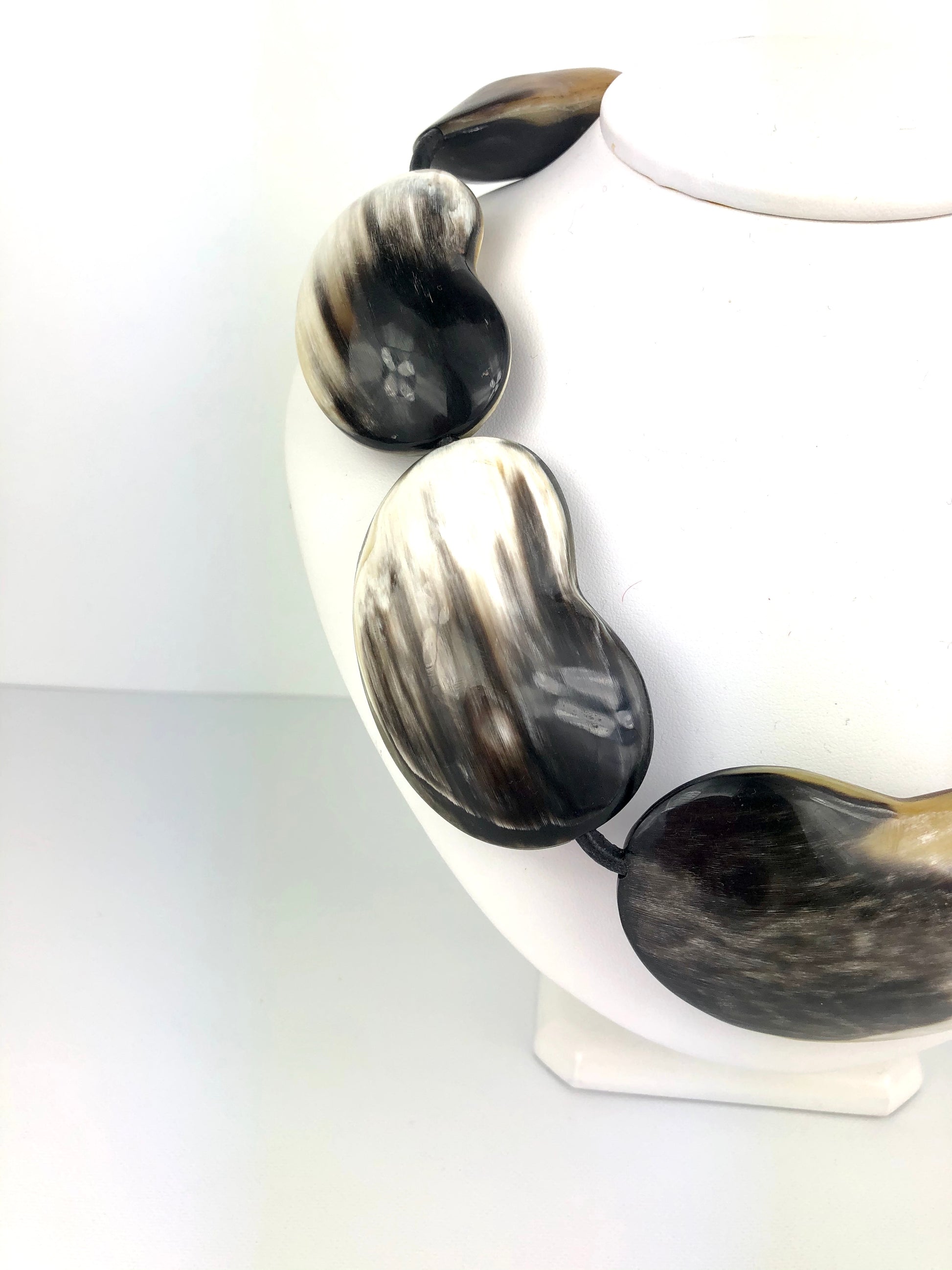 Chunky Bean Shape Cow Horn Necklace