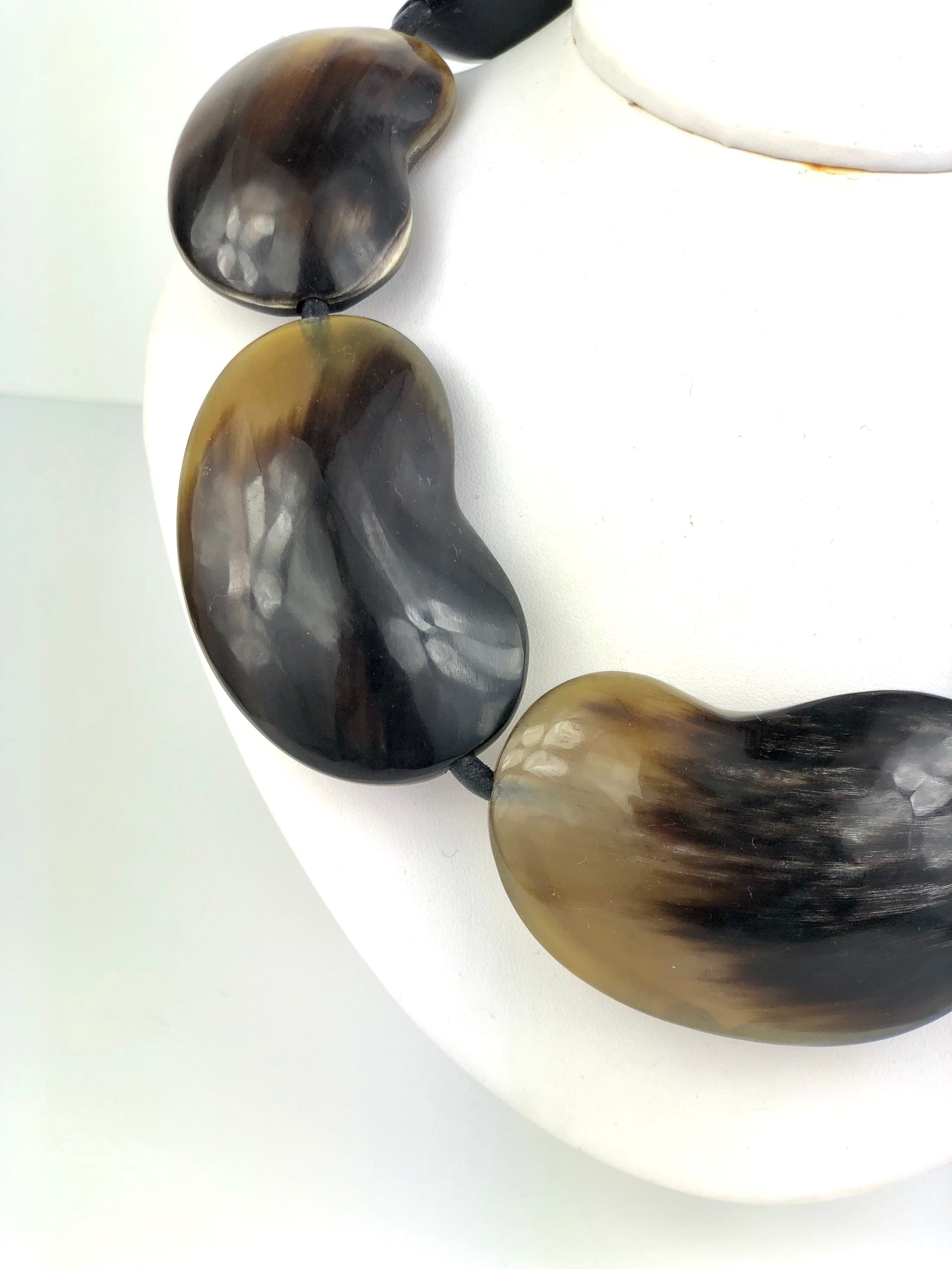 Chunky Bean Shape Cow Horn Necklace