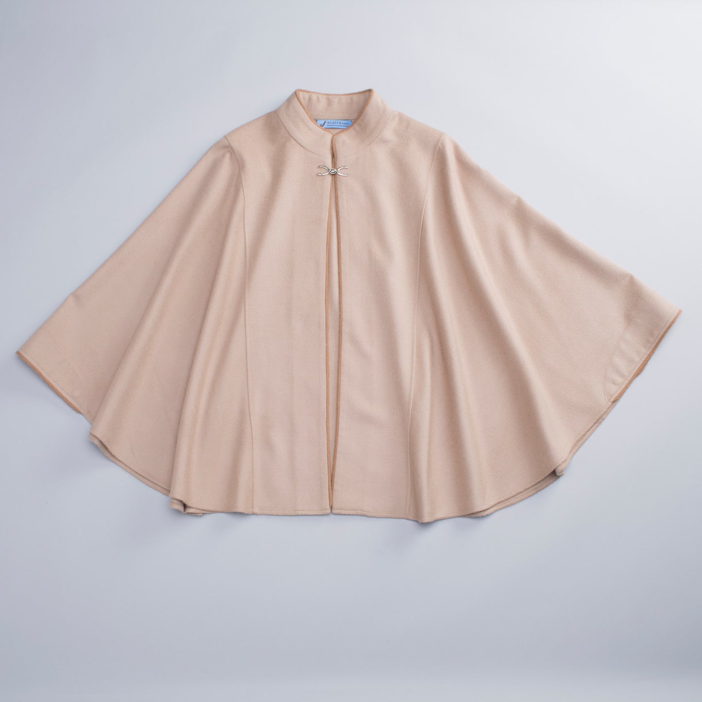 Alpaca Roma Cape