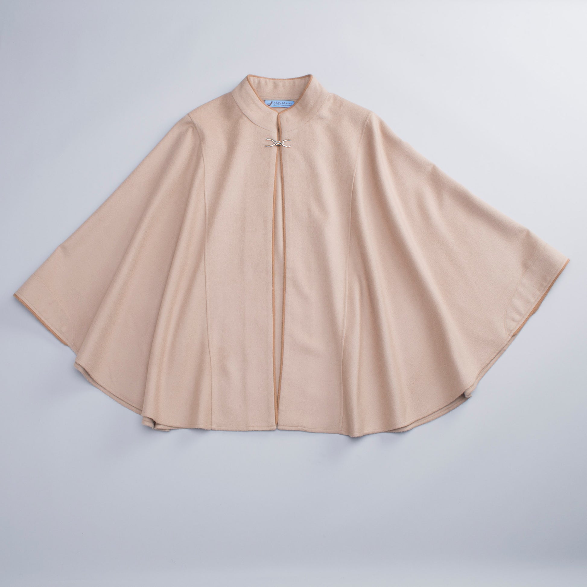 Alpaca Roma Cape